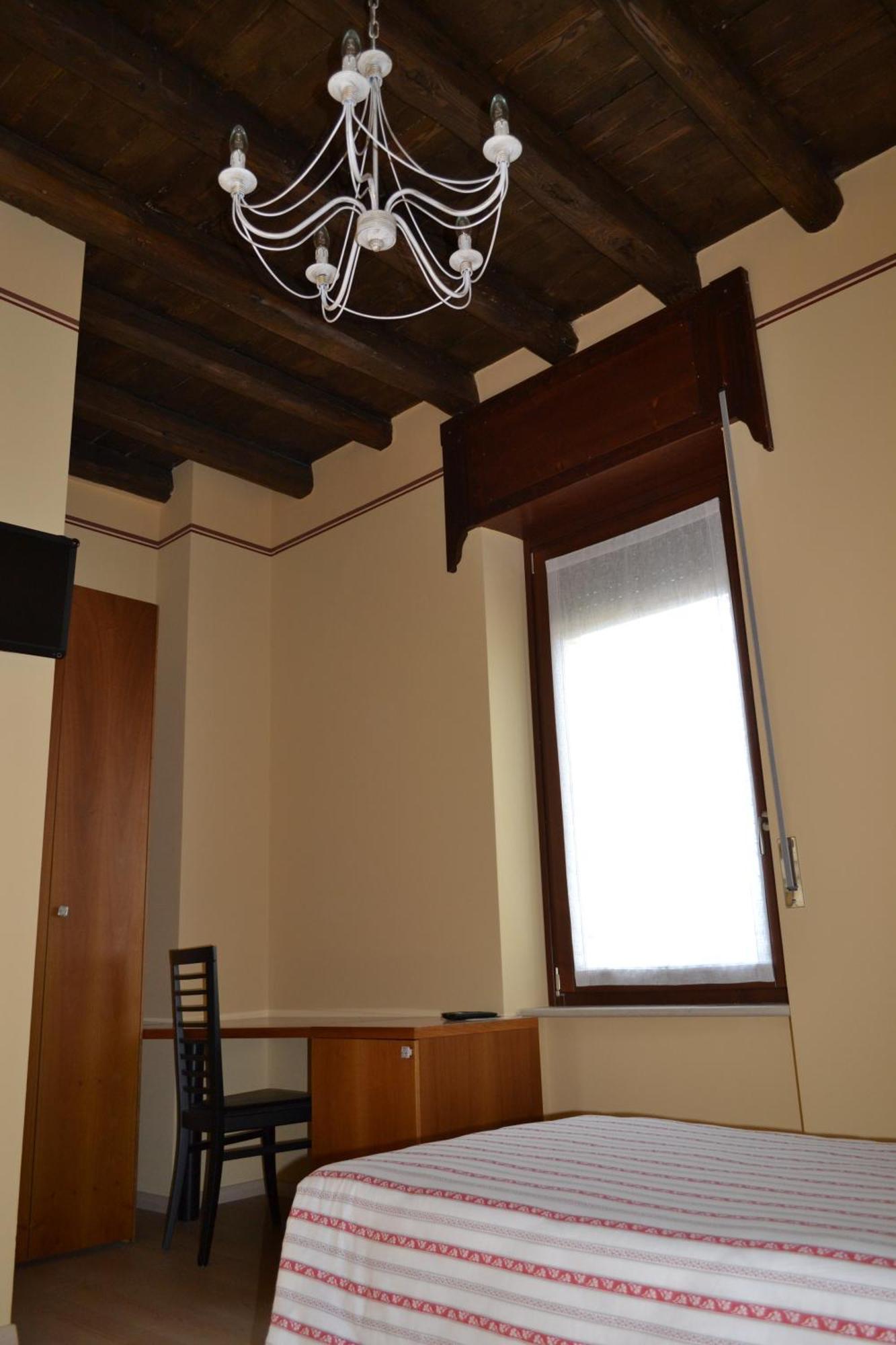 Locanda La Sosta Cavaion Veronese Bilik gambar